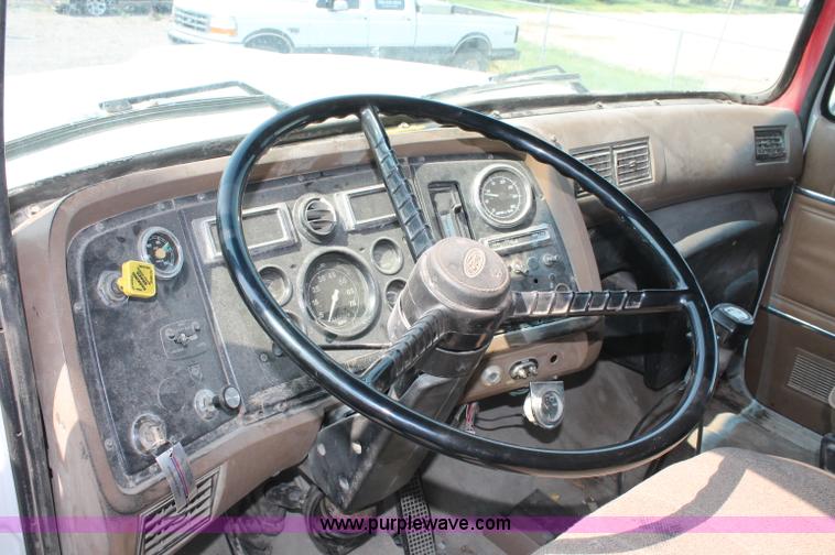 image for item C2601 1997 Ford LT8000F dump truck