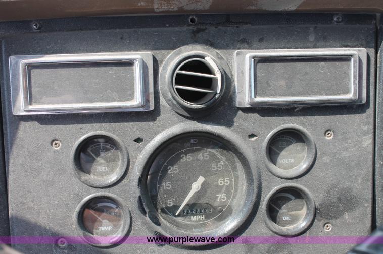 image for item C2601 1997 Ford LT8000F dump truck