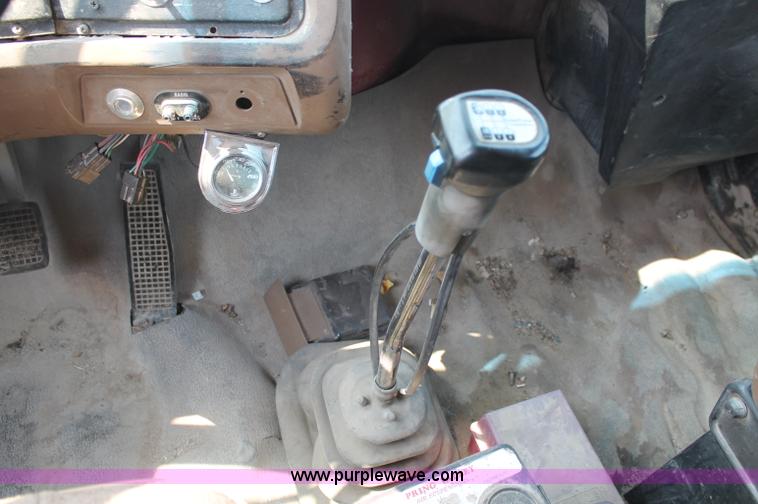 image for item C2601 1997 Ford LT8000F dump truck