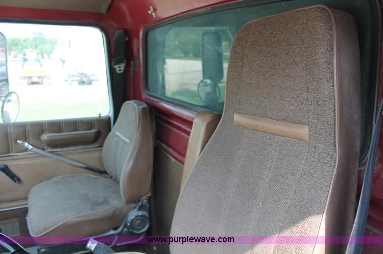 image for item C2601 1997 Ford LT8000F dump truck