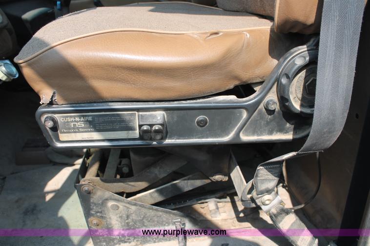 image for item C2601 1997 Ford LT8000F dump truck