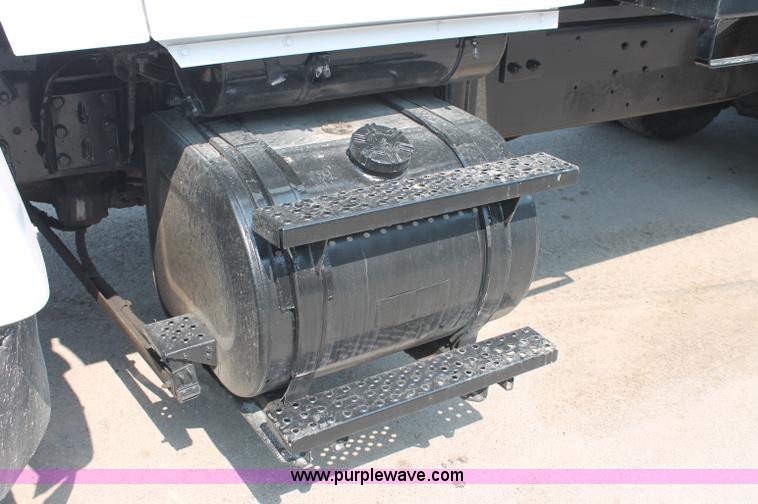 image for item C2601 1997 Ford LT8000F dump truck