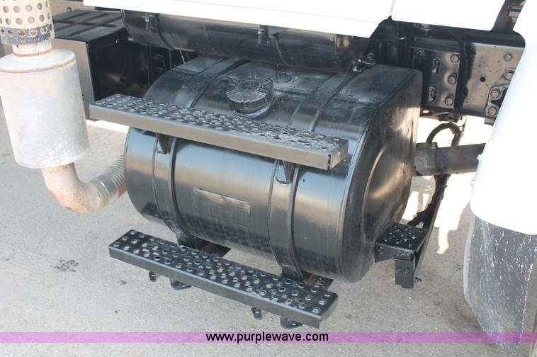 image for item C2601 1997 Ford LT8000F dump truck