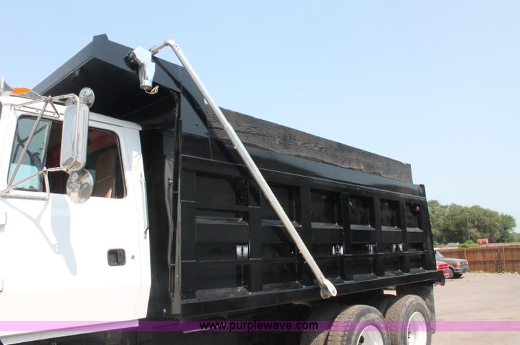 image for item C2601 1997 Ford LT8000F dump truck