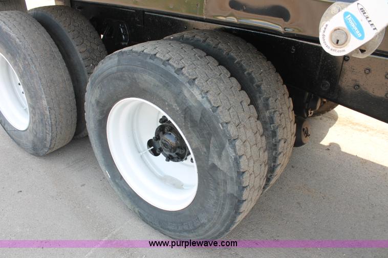 image for item C2601 1997 Ford LT8000F dump truck