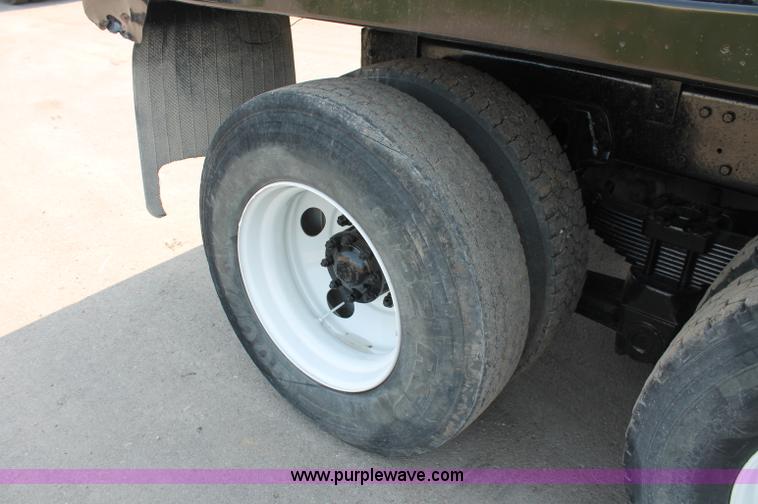 image for item C2601 1997 Ford LT8000F dump truck