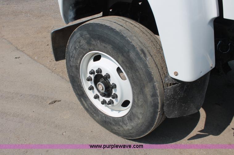 image for item C2601 1997 Ford LT8000F dump truck