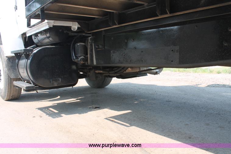 image for item C2601 1997 Ford LT8000F dump truck