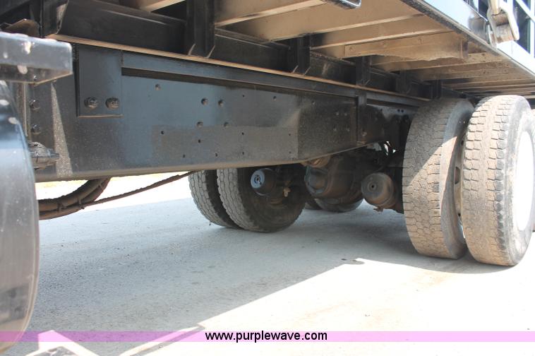 image for item C2601 1997 Ford LT8000F dump truck