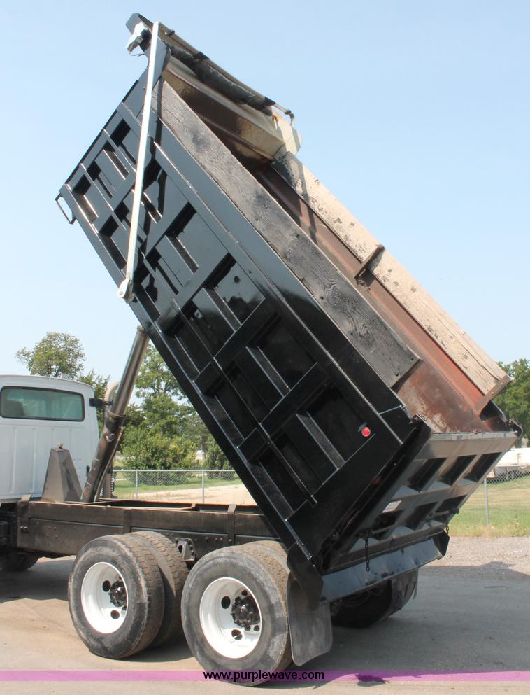 image for item C2601 1997 Ford LT8000F dump truck