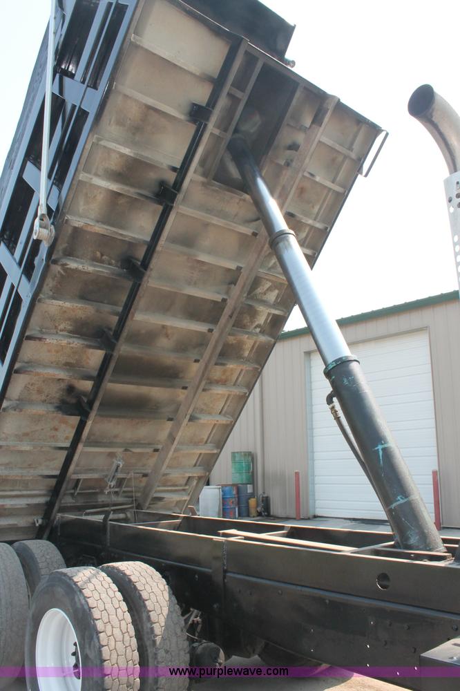 image for item C2601 1997 Ford LT8000F dump truck