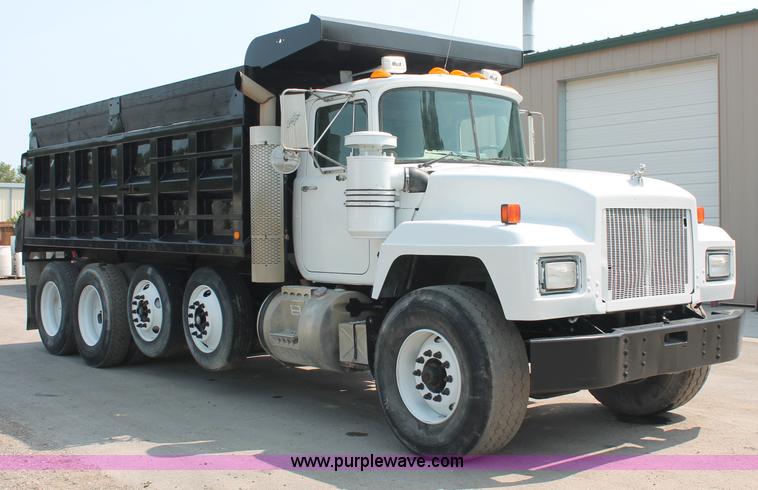 image for item C2602 1999 Mack RD688S dump truck