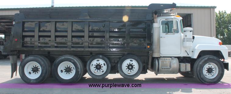 image for item C2602 1999 Mack RD688S dump truck