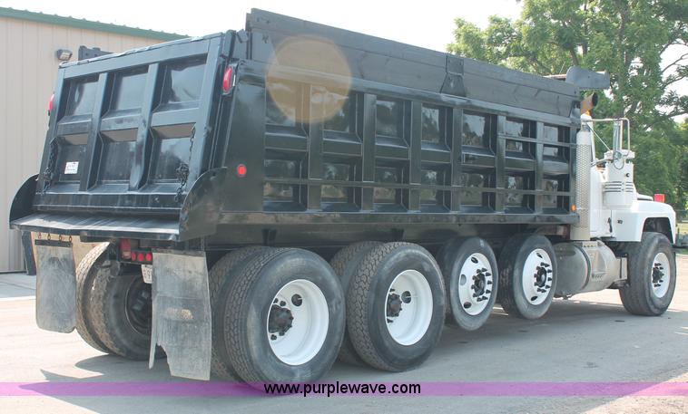 image for item C2602 1999 Mack RD688S dump truck