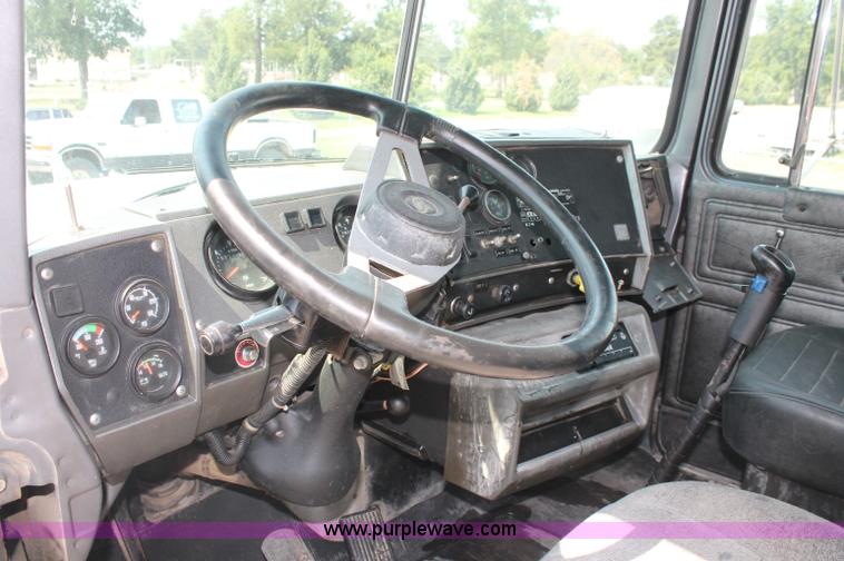 image for item C2602 1999 Mack RD688S dump truck