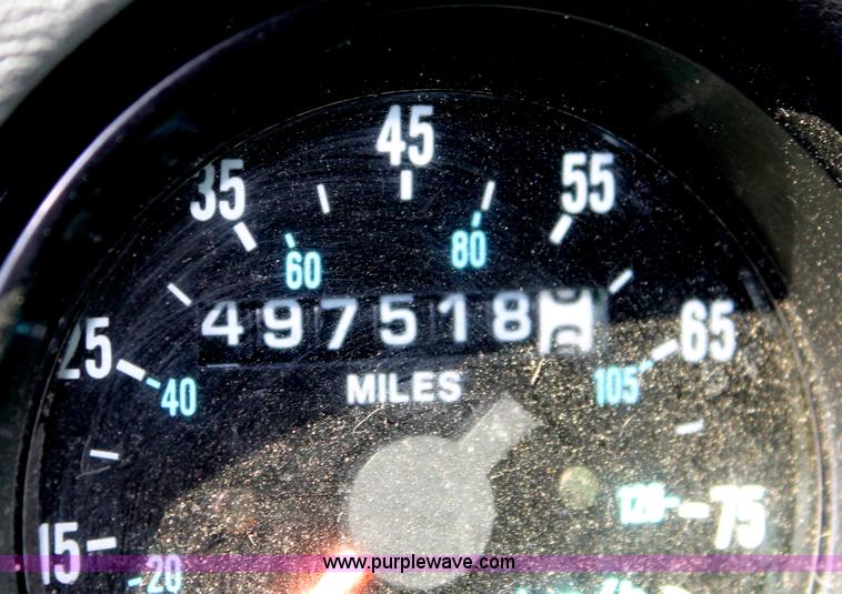 image for item C2602 1999 Mack RD688S dump truck