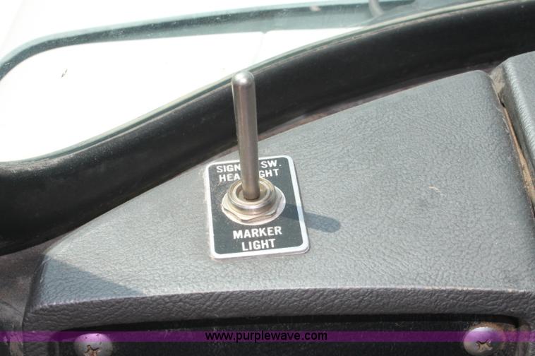 image for item C2602 1999 Mack RD688S dump truck