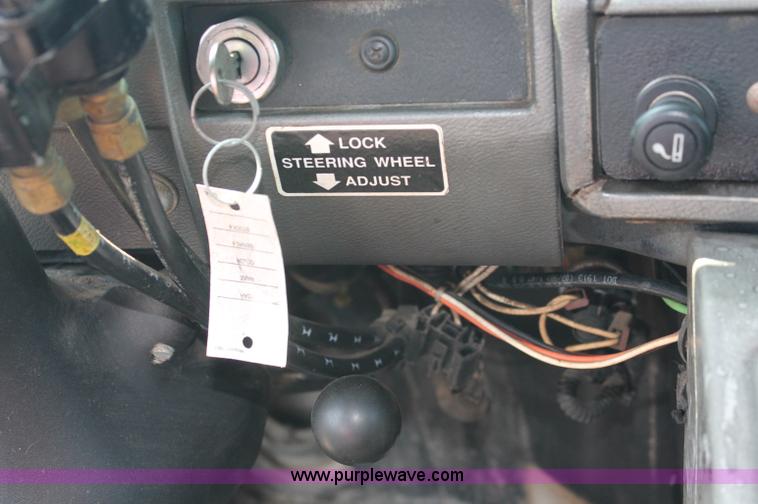 image for item C2602 1999 Mack RD688S dump truck