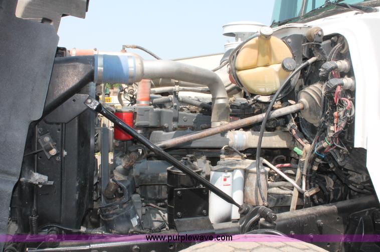 image for item C2602 1999 Mack RD688S dump truck