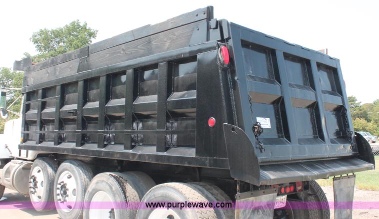 image for item C2602 1999 Mack RD688S dump truck