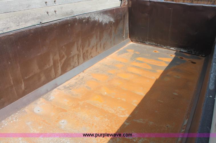 image for item C2602 1999 Mack RD688S dump truck