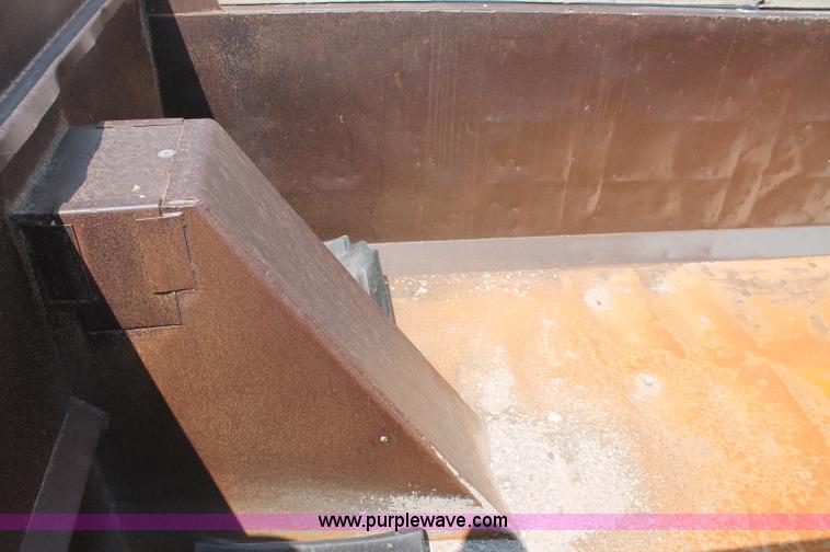 image for item C2602 1999 Mack RD688S dump truck