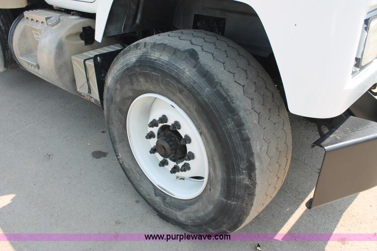 image for item C2602 1999 Mack RD688S dump truck