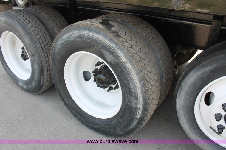 image for item C2602 1999 Mack RD688S dump truck