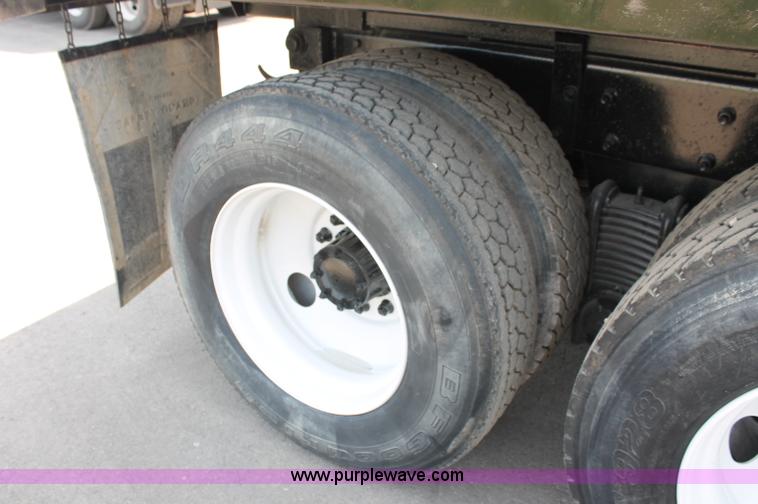 image for item C2602 1999 Mack RD688S dump truck