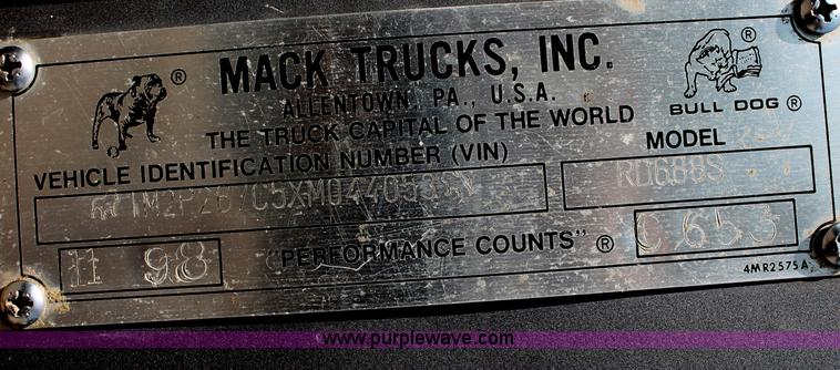 image for item C2602 1999 Mack RD688S dump truck