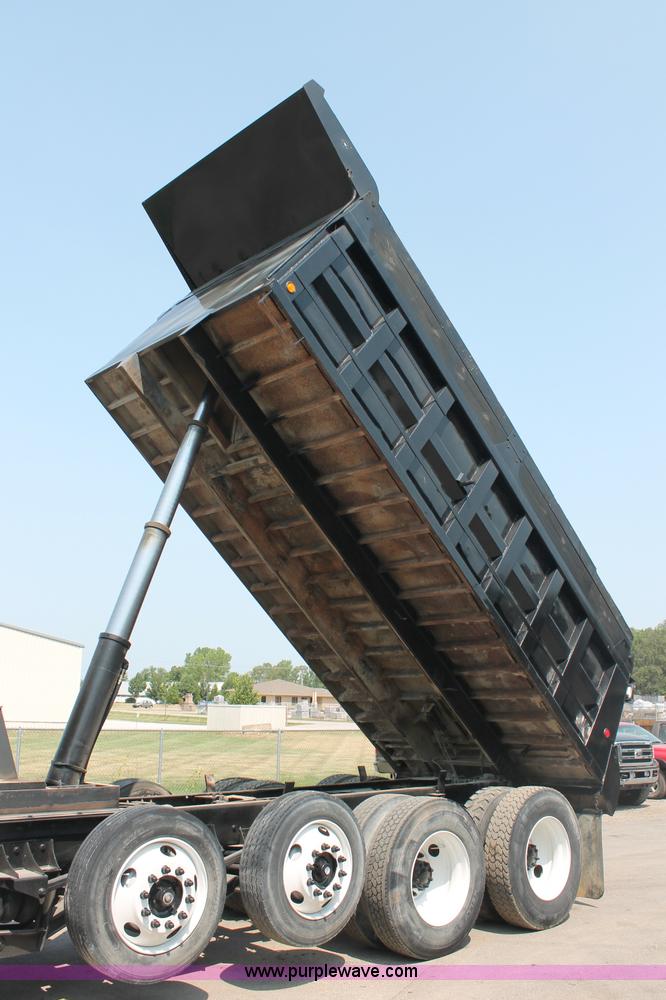 image for item C2602 1999 Mack RD688S dump truck