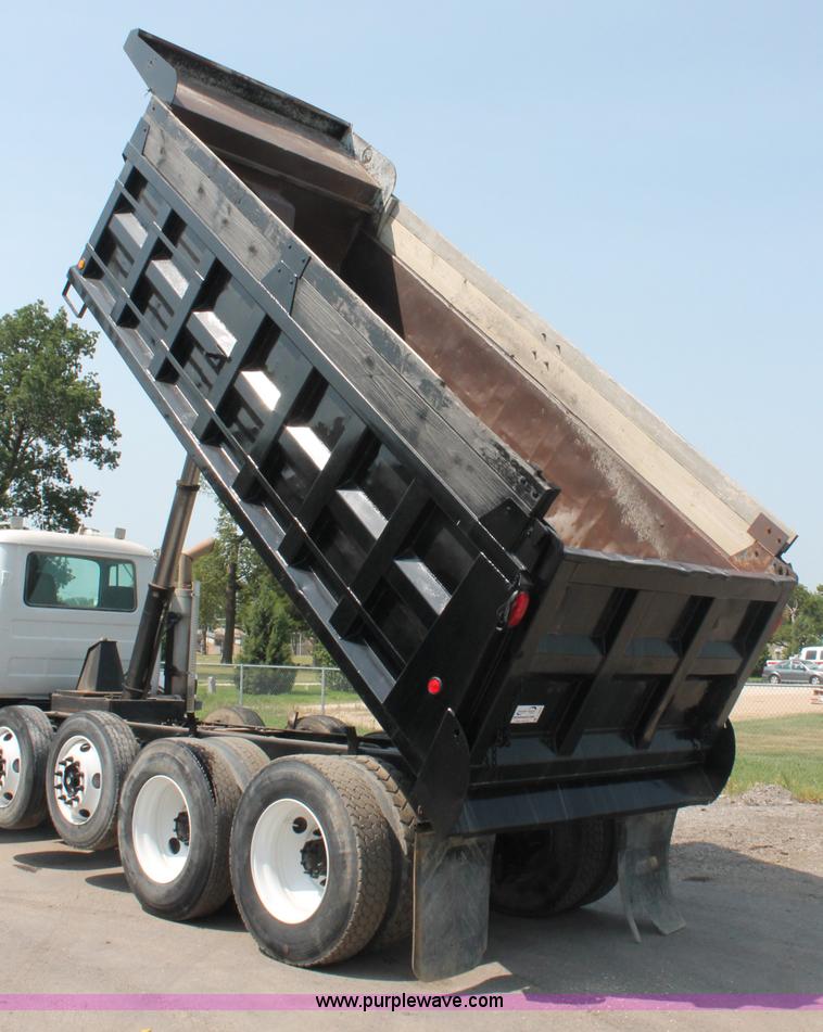 image for item C2602 1999 Mack RD688S dump truck