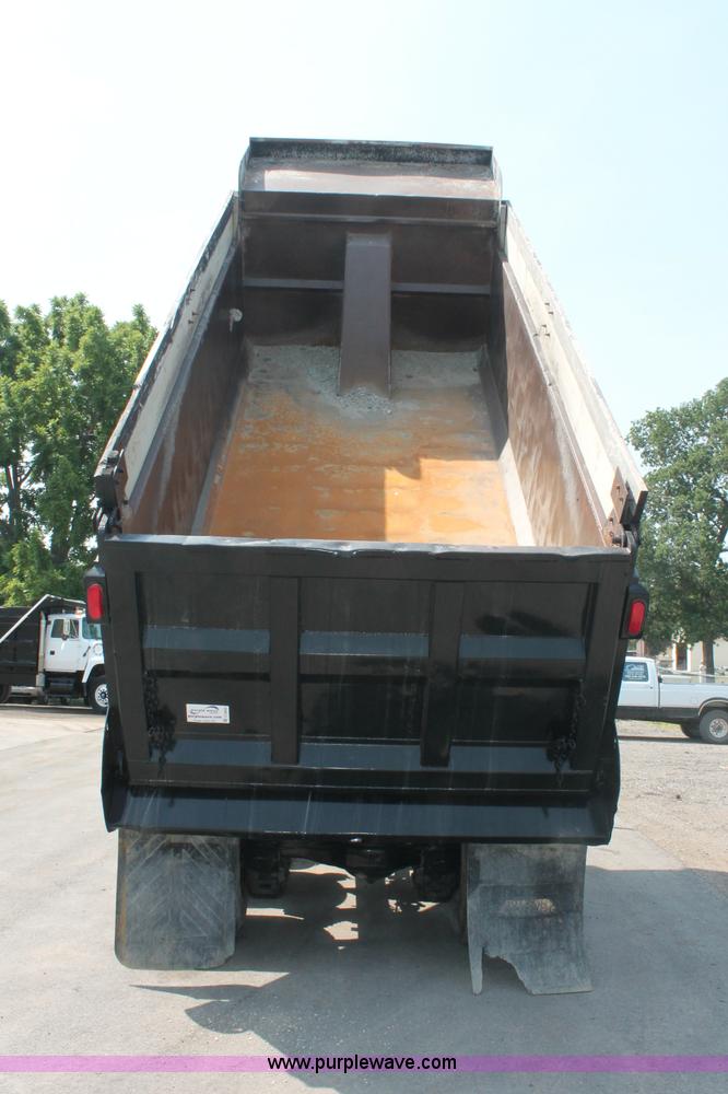 image for item C2602 1999 Mack RD688S dump truck