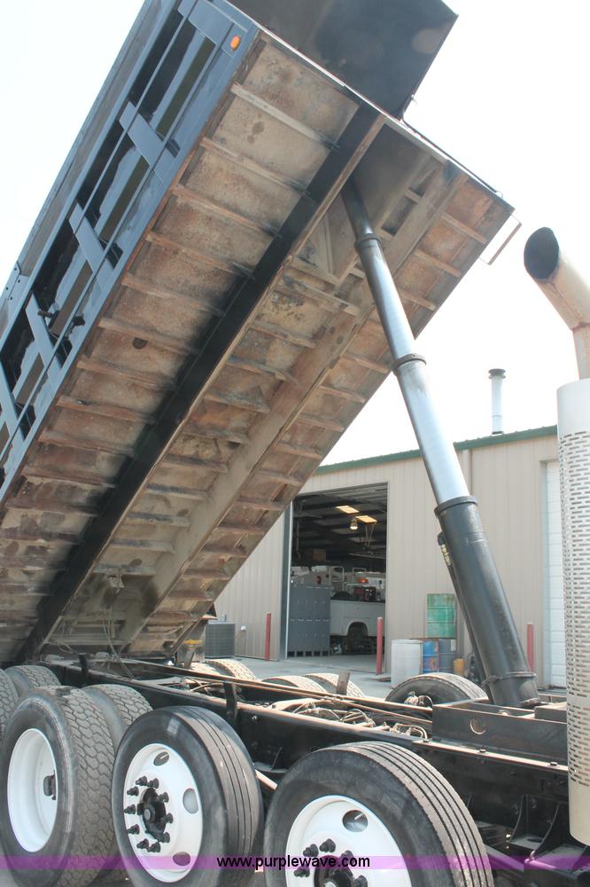 image for item C2602 1999 Mack RD688S dump truck