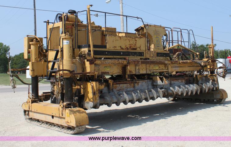 image for item D5240 1982 CMI SF250 slip form paver