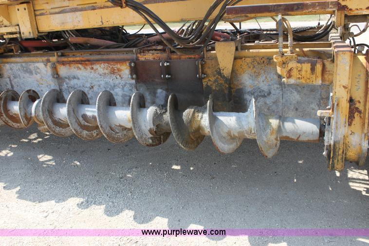 image for item D5240 1982 CMI SF250 slip form paver