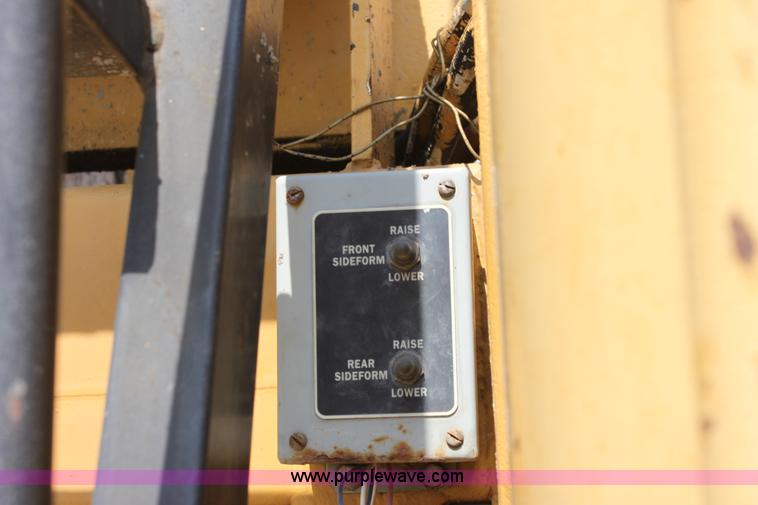 image for item D5240 1982 CMI SF250 slip form paver