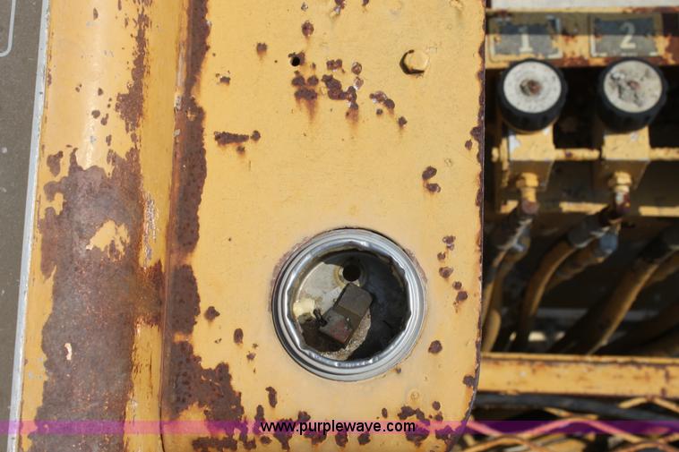 image for item D5240 1982 CMI SF250 slip form paver