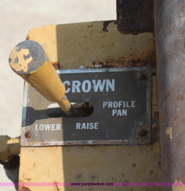 image for item D5240 1982 CMI SF250 slip form paver