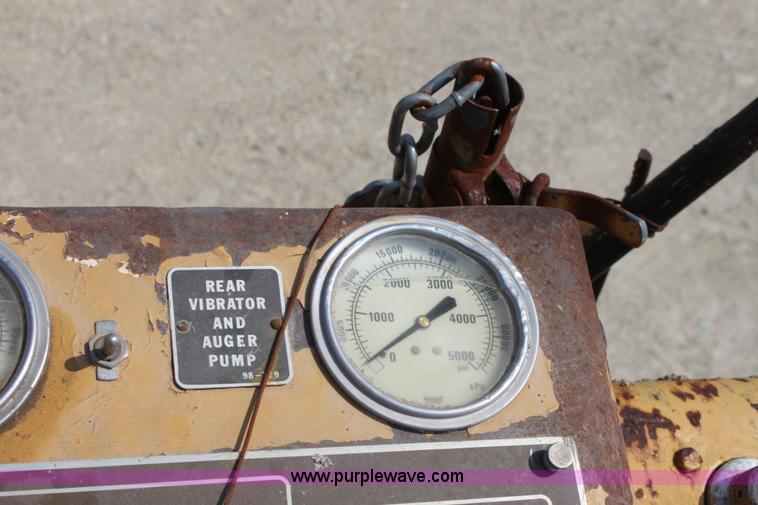 image for item D5240 1982 CMI SF250 slip form paver