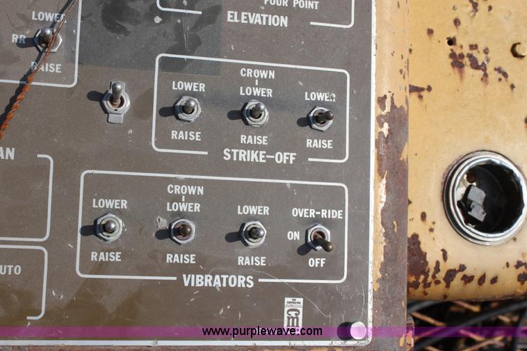 image for item D5240 1982 CMI SF250 slip form paver