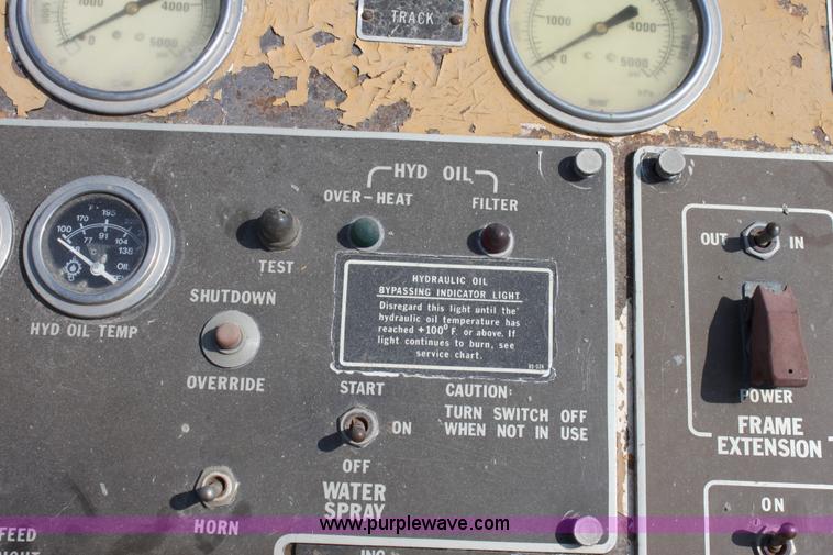 image for item D5240 1982 CMI SF250 slip form paver