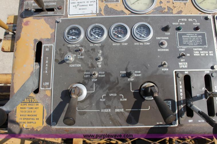 image for item D5240 1982 CMI SF250 slip form paver