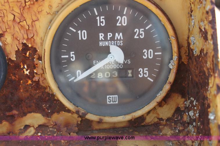 image for item D5240 1982 CMI SF250 slip form paver