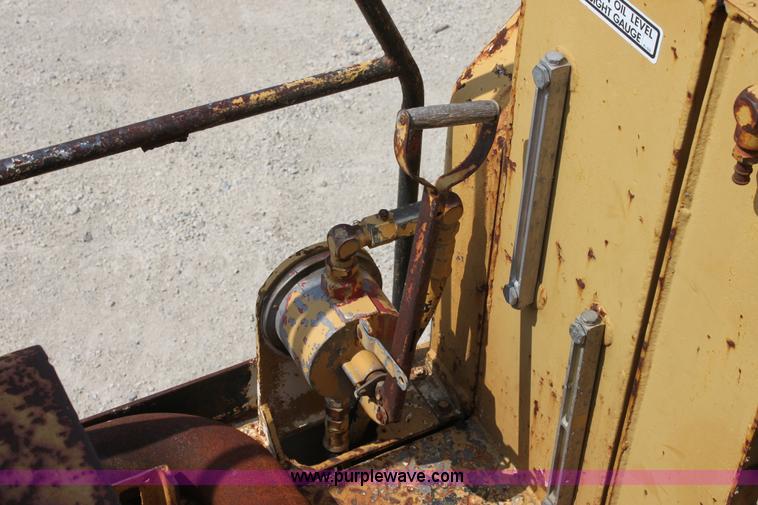 image for item D5240 1982 CMI SF250 slip form paver