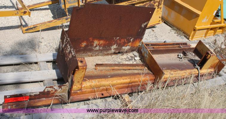 image for item D5240 1982 CMI SF250 slip form paver