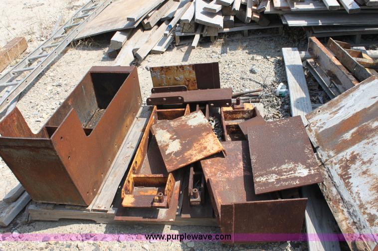 image for item D5240 1982 CMI SF250 slip form paver