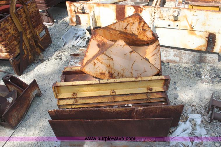 image for item D5240 1982 CMI SF250 slip form paver