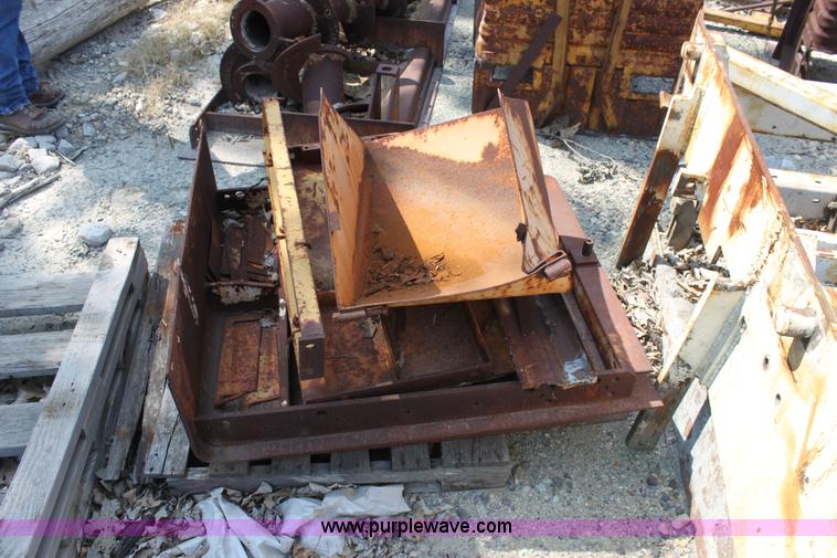 image for item D5240 1982 CMI SF250 slip form paver