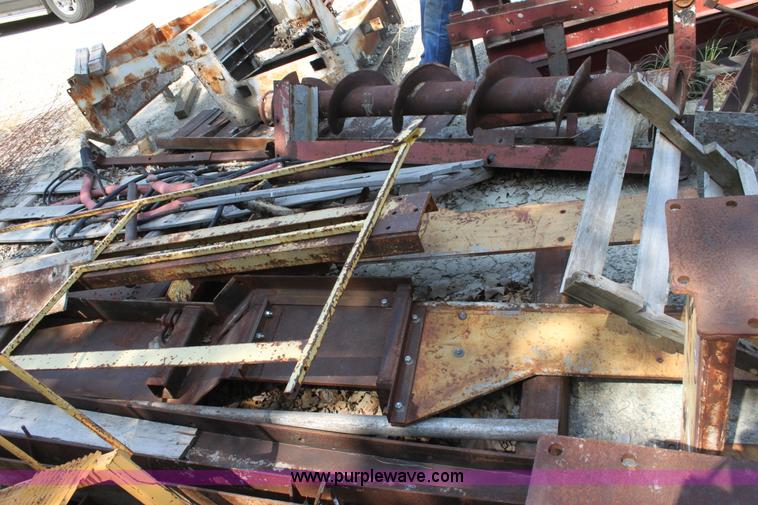 image for item D5240 1982 CMI SF250 slip form paver